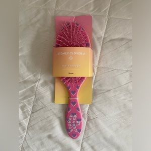 BNWT stoney clover lane x target hearts detangling hair brush - pink/purple